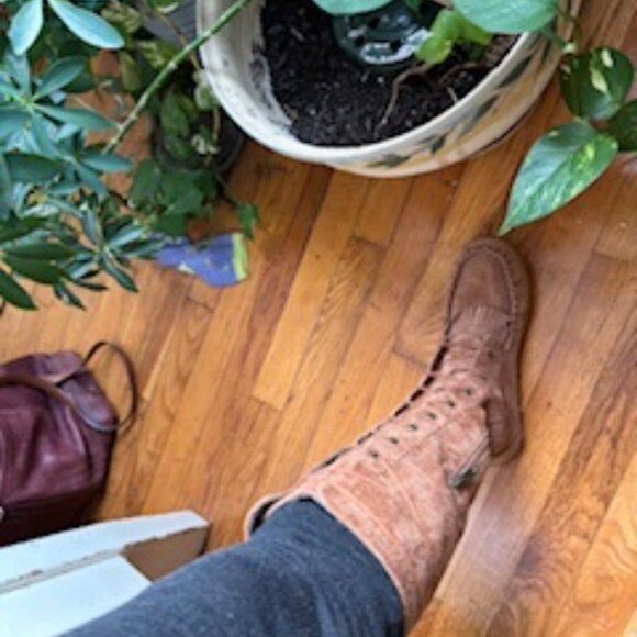 UGG Tall Lace up Moccasin Chestnut Brown Size 7 Suede/Leather/Sheepskin - Picture 7 of 10